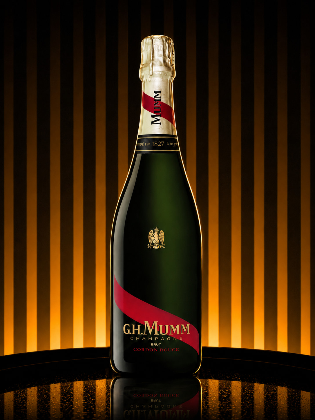Une bouteille de champagne G.H. Mumm Cordon Rouge
